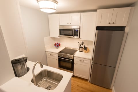 Superior Suite, 1 Bedroom | Private kitchen