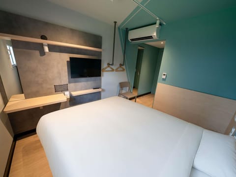 Classic Room, 1 Double Bed, Accessible | Desk, iron/ironing board, free WiFi, bed sheets