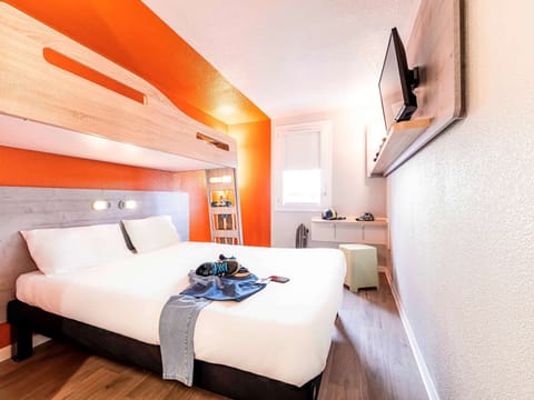 Triple Room, Multiple Beds | Premium bedding, desk, soundproofing, free WiFi