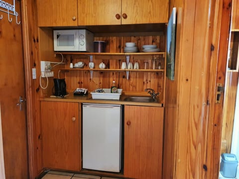 Double Room (Budget) | Private kitchen | Fridge, microwave, stovetop, electric kettle