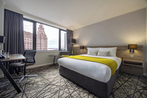 Standard Room, 1 Queen Bed (Waterfront View) | Egyptian cotton sheets, premium bedding, in-room safe, desk