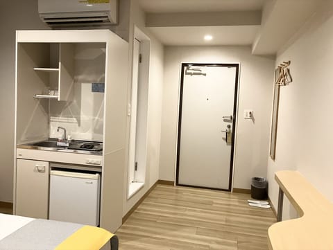 Double Room, 1 Double Bed, Non Smoking, Kitchenette | Private kitchenette | Fridge, electric kettle