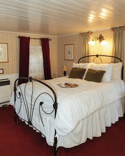 Room (Maximum 2 Guests) | Individually decorated, individually furnished, free WiFi, bed sheets