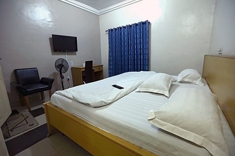 Exclusive Room, 1 Bedroom, City View | Cribs/infant beds, rollaway beds, free WiFi