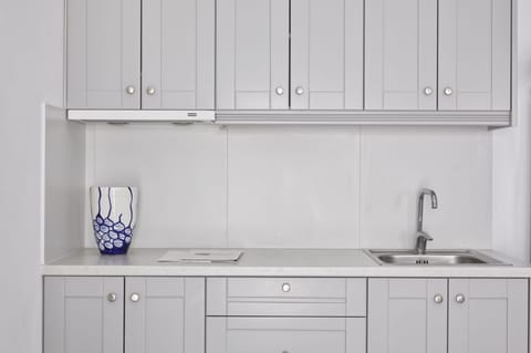 White Dunes Apartment (Semi - Based Apartment with Indoor Garden) | Egyptian cotton sheets, premium bedding, pillowtop beds, minibar