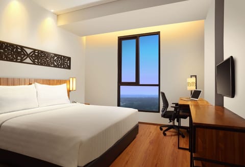 Superior Double Room | Minibar, in-room safe, desk, soundproofing