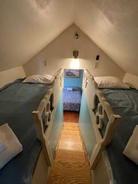 Deluxe Cabin, Multiple Beds, Hot Tub | Free WiFi, bed sheets