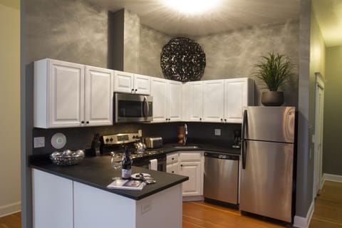 Grand Apartment, 2 Bedrooms, Non Smoking, Fireplace (5TH) | Private kitchen | Fridge, microwave, oven, stovetop