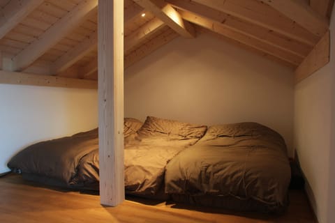 Egyptian cotton sheets, premium bedding, memory foam beds