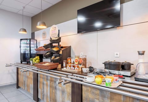 Daily buffet breakfast for a fee