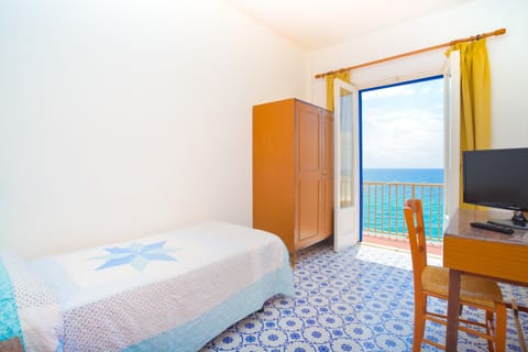 Standard Single Room, Sea View | Desk, cribs/infant beds, free WiFi