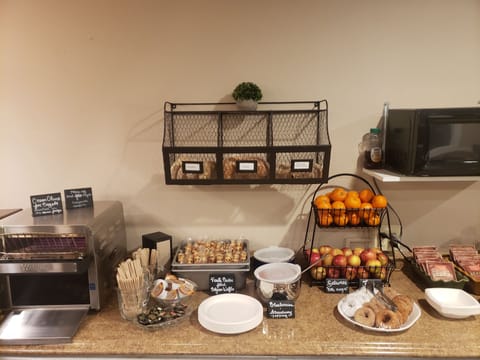 Free daily continental breakfast