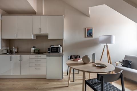 Studio | Private kitchen | Fridge, microwave, stovetop, electric kettle