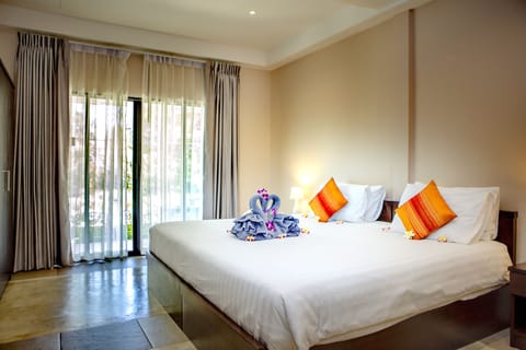 Deluxe Room | Premium bedding, minibar, in-room safe, desk