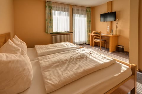 Standard Double Room | Desk, free WiFi, bed sheets