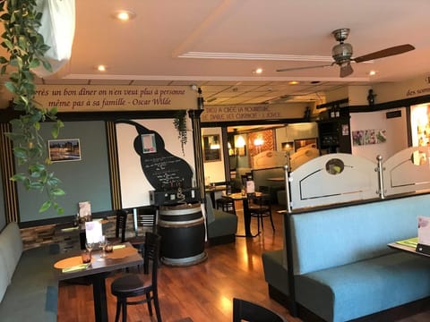 Lunch and dinner served, French cuisine