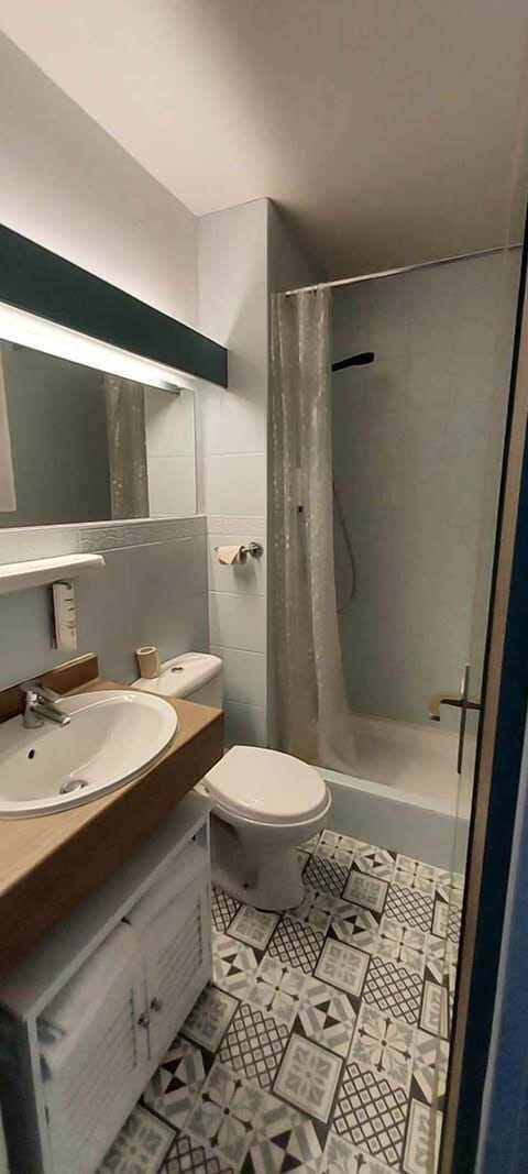 Traditional Room, 1 Double Bed | Premium bedding, individually decorated, desk, blackout drapes