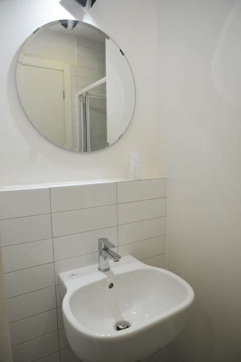 Romantic Double or Twin Room, 1 Bedroom, Balcony | Bathroom sink