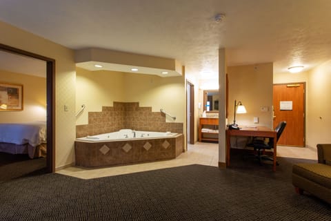 Suite, 1 Bedroom, Non Smoking, Jetted Tub | Pillowtop beds, desk, laptop workspace, blackout drapes