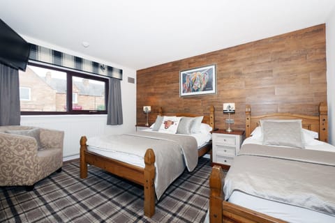 Family Room | Premium bedding, laptop workspace, free WiFi, bed sheets