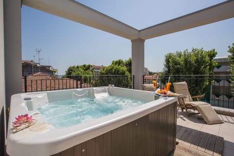 Presidential Suite, Jetted Tub | Room amenity