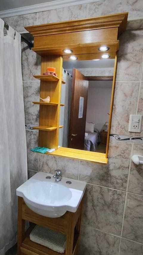 Triple Room (14) | Bathroom | Separate tub and shower, rainfall showerhead, free toiletries, bidet