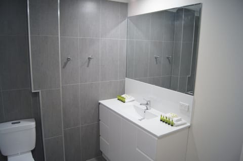 2 Bedroom Fully Self-Contained Apartment | Bathroom | Shower, free toiletries, hair dryer, towels