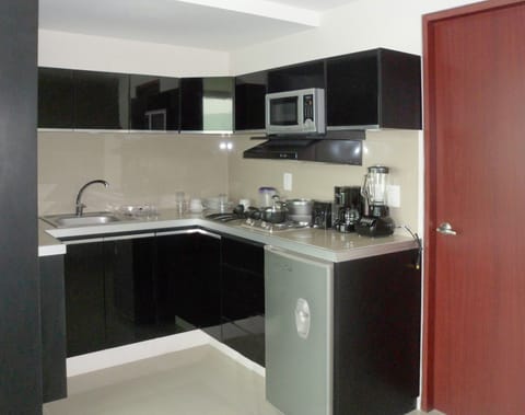 Suite (Master) | Private kitchenette | Fridge, microwave, coffee/tea maker, toaster