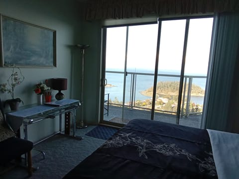 Standard Room, 1 Queen Bed, Accessible, Ocean View | 1 bedroom, premium bedding, soundproofing, free WiFi