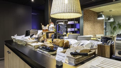 Daily buffet breakfast (EUR 12.9 per person)