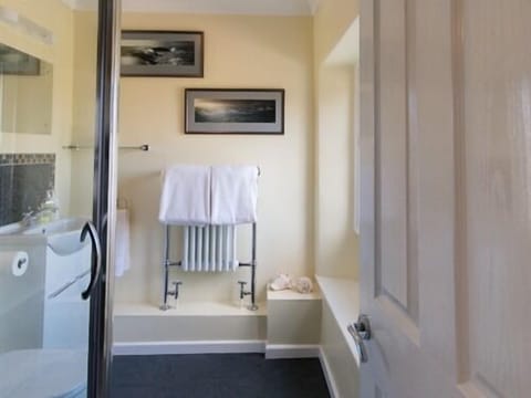 Double Room, Ensuite | Bathroom