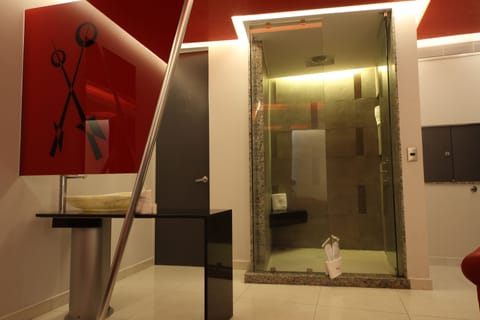 Standard Room | Bathroom | Shower, free toiletries, hair dryer, slippers