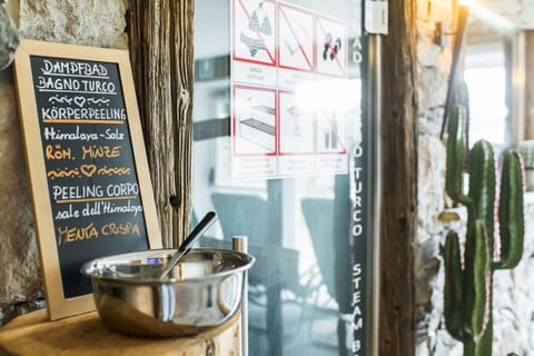 Sauna, hot tub, steam room, body treatments, aromatherapy