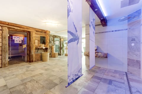 Sauna, hot tub, steam room, body treatments, aromatherapy