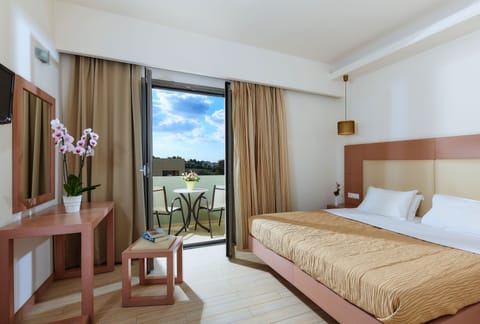 Double or Twin Room, Sea View | In-room safe, soundproofing, free cribs/infant beds, free WiFi