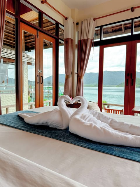 Villa Seaview | Blackout drapes, free WiFi, bed sheets