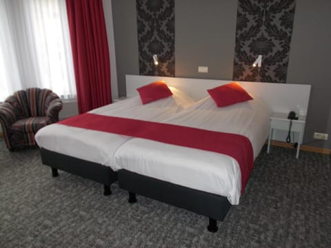 In-room safe, desk, free cribs/infant beds, free WiFi