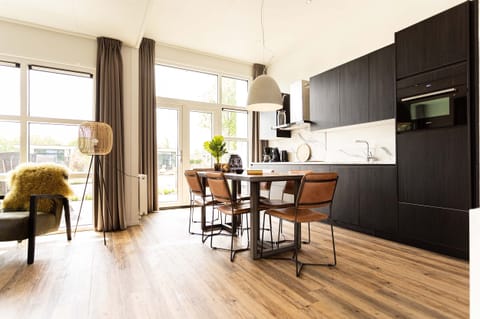 32-inch TV with cable channels