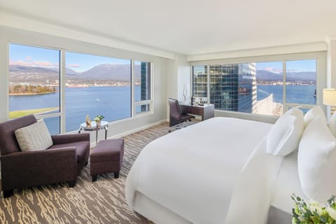 Signature Harbor and Stanley Park View Corner Room, 1 King Bed | View from room