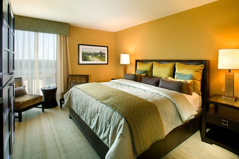 Premium bedding, in-room safe, desk, laptop workspace