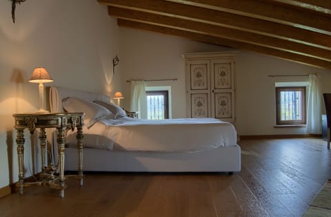 Junior Double Room | Premium bedding, minibar, in-room safe, desk