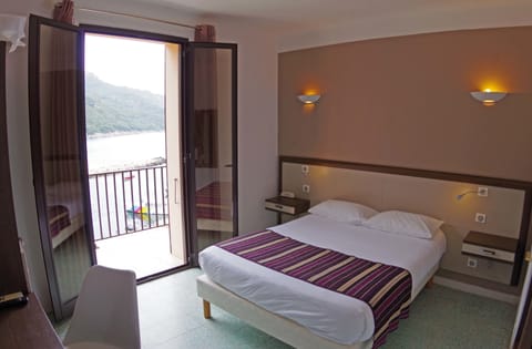 Double Room, Sea View | In-room safe, free WiFi