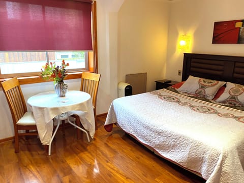 Superior Double Room, 1 King Bed, Private Bathroom | Minibar, in-room safe, desk, free WiFi