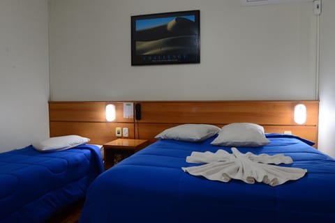 Triple Room | Desk, free WiFi, bed sheets