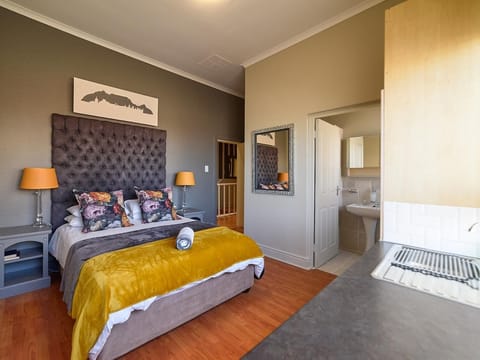 In-room safe, desk, laptop workspace, soundproofing