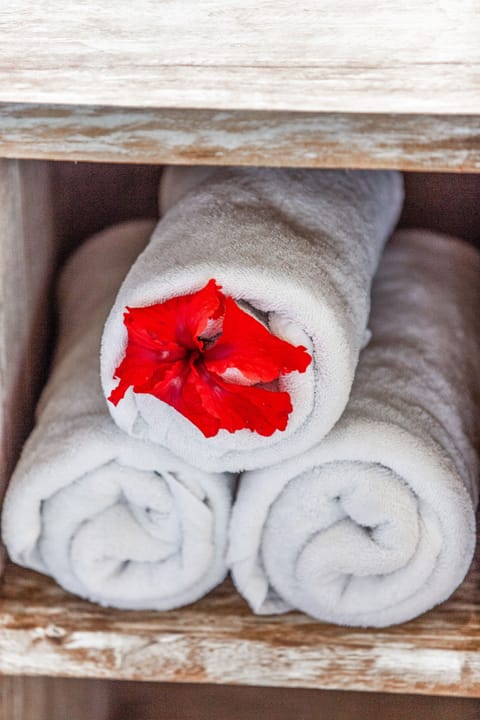 Family Cottage, Multiple Beds, Garden View, Garden Area | Bathroom | Shower, free toiletries, towels