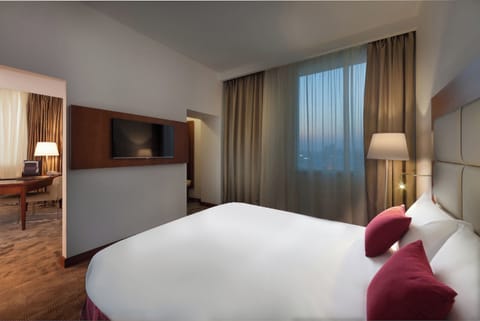 Capital Suite | 1 bedroom, down comforters, minibar, in-room safe