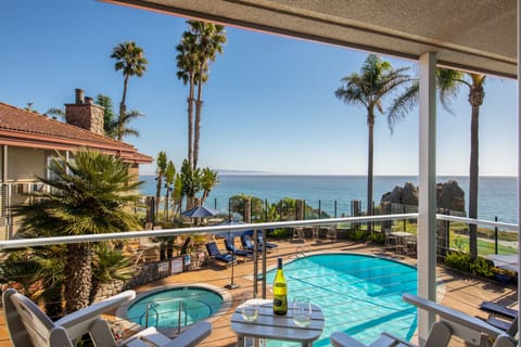 Oceanview Poolview King | Balcony view