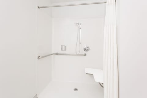 Room, 1 King Bed, Accessible, Non Smoking (Mobility) | Bathroom | Combined shower/tub, free toiletries, hair dryer, towels