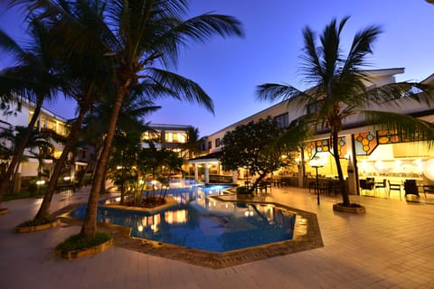 Outdoor pool, pool umbrellas, sun loungers